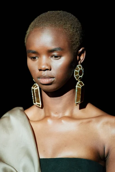 Look 8